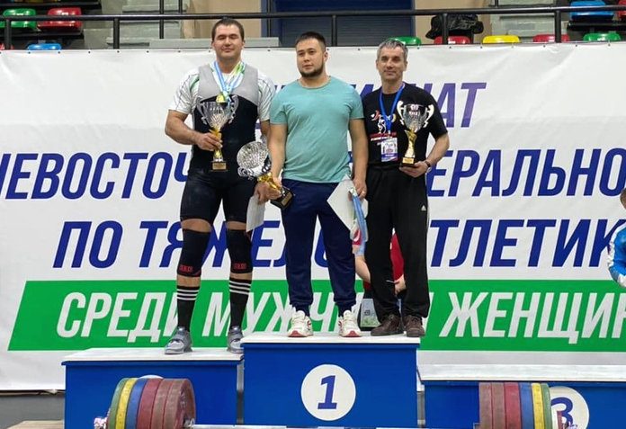 Юные свободненские штангисты Кира и Сергей Бобровы успешно выступили на Чемпионате Дальнего Востока