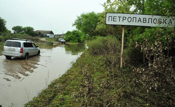 Свободненское село Петропавловка приходит в себя после разгула стихии