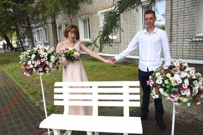 Четыре пары поженились в День семьи, любви и верности в Свободном