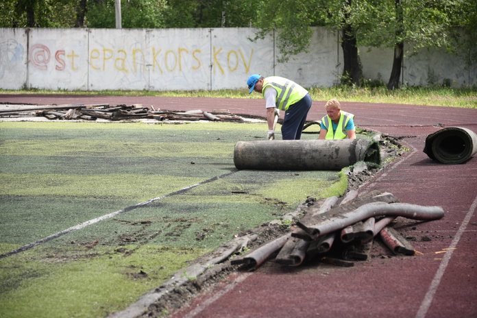 Амурский ГХК проводит комплексную реконструкцию стадиона «Локомотив» в Свободном