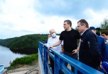 Губернатор Василий Орлов и руководитель Федерального агентства водных ресурсов Дмитрий Кириллов посетили Бурейскую ГЭС