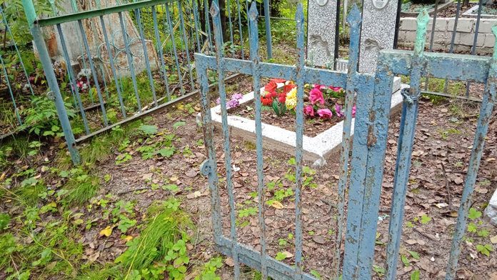 На кладбище в Свободном орудуют воры и вандалы