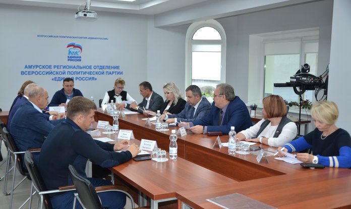 Единороссы определили кандидатуры на должности спикера амурского парламента и сенатора СФ