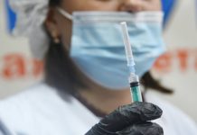 Оперштаб: В Приамурье началась вакцинация против COVID-19 подростков