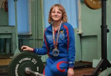 Юная штангистка из Свободного Кира Боброва завоевала первое «взрослое» серебро