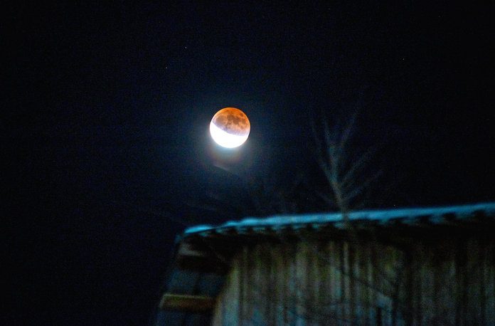 19 ноября в Свободном можно было наблюдать самое долгое за 500 лет затмение Луны