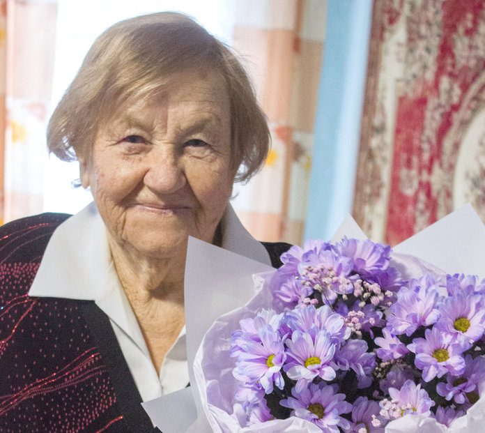 Жительницу свободненского села Малый Эргель поздравили с 90-летием