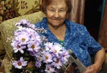 90-летняя почётная колхозница из свободненского села советует всем жить в радости