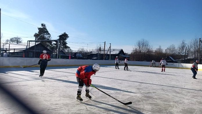 Свободненские команды вышли на лёд новой хоккейной коробки в посёлке Юхта