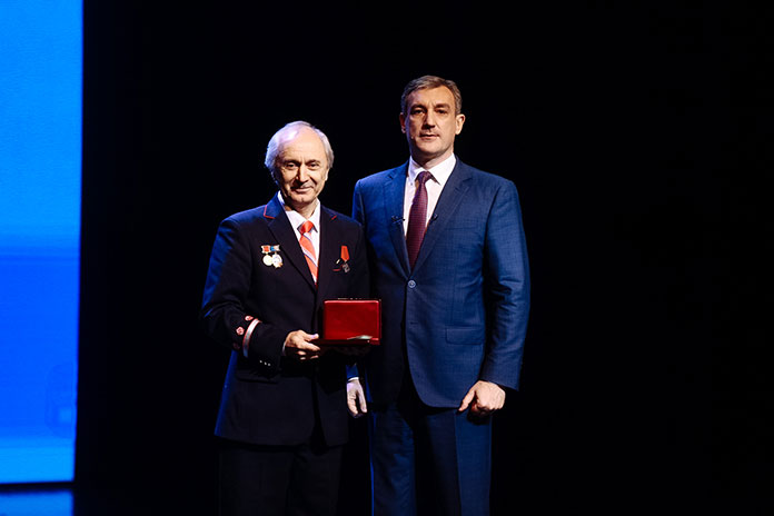Губернатор Василий Орлов вручил государственные награды отличившимся амурчанам