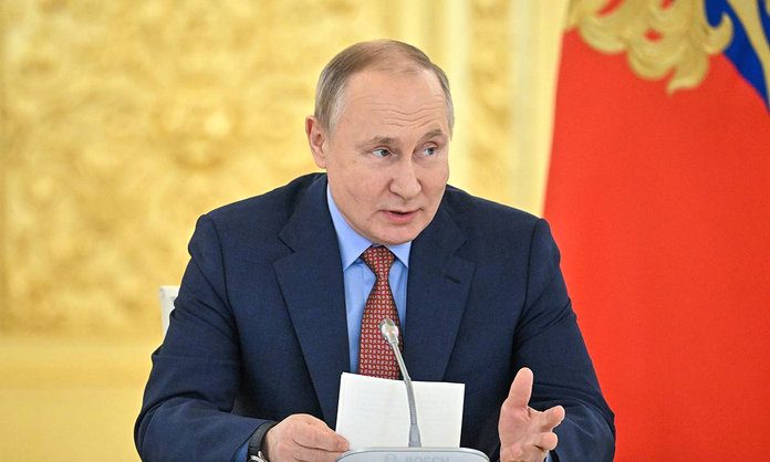 Президент России Путин поручил вооружённым силам обеспечить поддержание мира в ДНР и ЛНР