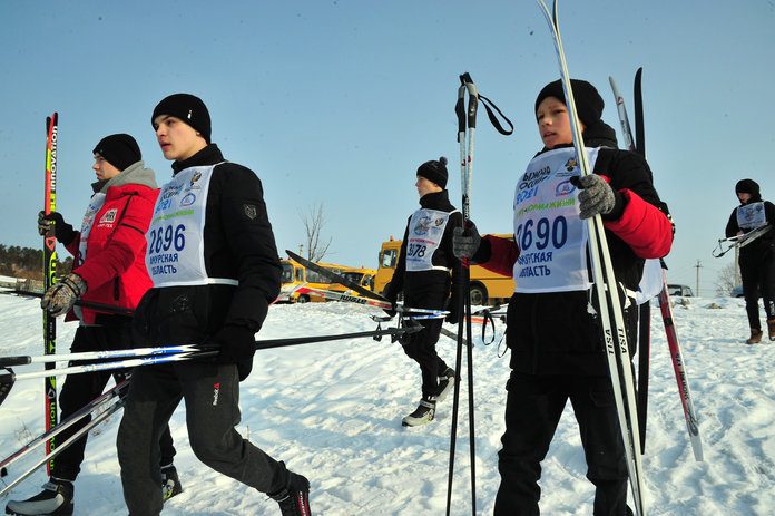 Холодный ветер не помешал жаркой борьбе за победу на «Лыжне России» в Свободненском районе