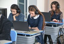 Губернатор Василий Орлов: «Более 600 единиц компьютерной техники получили 30 амурских школ»