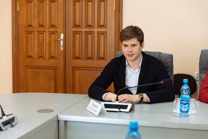 Губернатор Василий Орлов поздравил финалистов и победителя программы «Кадры решают»