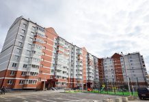 Губернатор Василий Орлов: «Ещё 8 многодетных амурчан смогут купить новые квартиры в этом году»