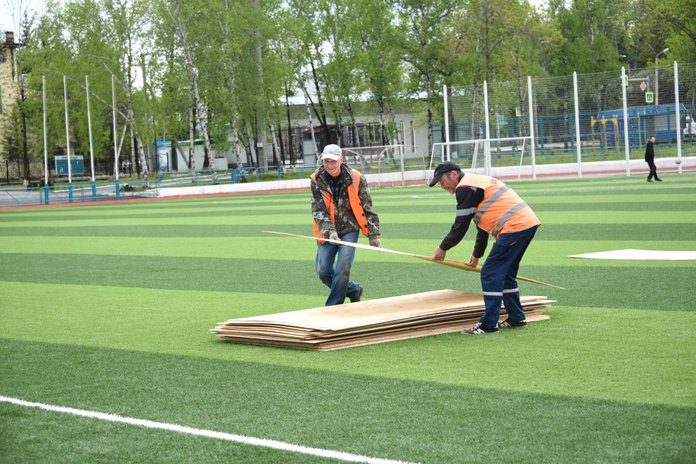 На стадионе «Локомотив» в Свободном установили факел рабочей спартакиады городов Приамурья