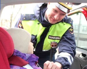 Госавтоинспекция напомнила свободненским водителям о правилах перевозки детей