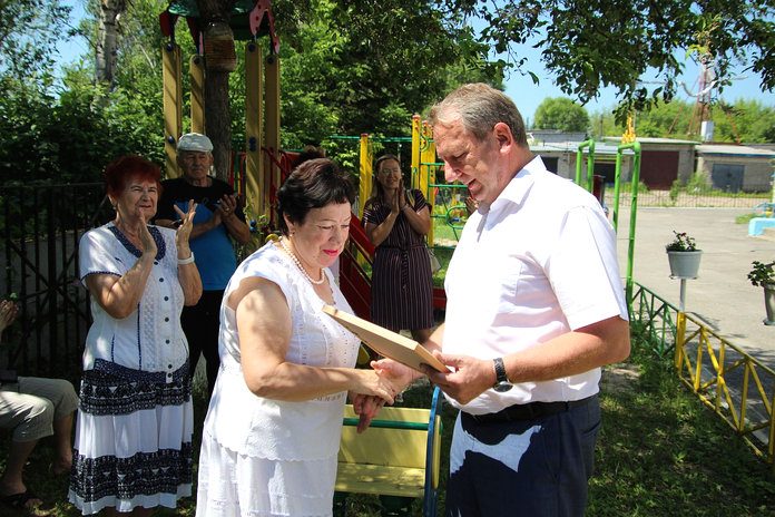 Глава Свободного вручил сертификаты победителям конкурса «Чисто в каждом дворе»