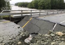 Из-за разрушенного паводком моста временно закрыта автодорога Зея — Тыгда