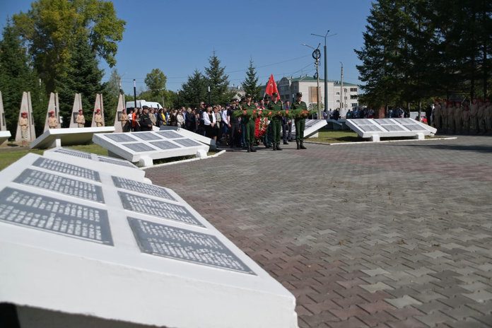 В День окончания Второй мировой войны свободненцы почтили память героев на Мемориале Славы