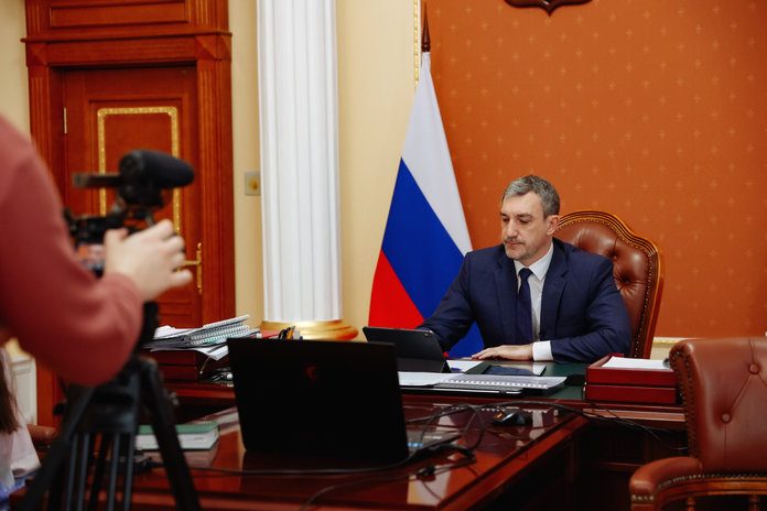 Губернатор Василий Орлов ответил на вопросы амурчан в прямом эфире на площадках социальных сетей