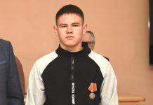 Старшему матросу запаса Владиславу Васильеву из Свободного вручили медаль Суворова