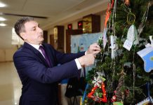 Губернатор Василий Орлов исполнит новогодние желания ребят из амурских детских домов
