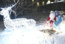 Дед Мороз и Снегурочка из редакции вновь порадовали свободненских детей подарками