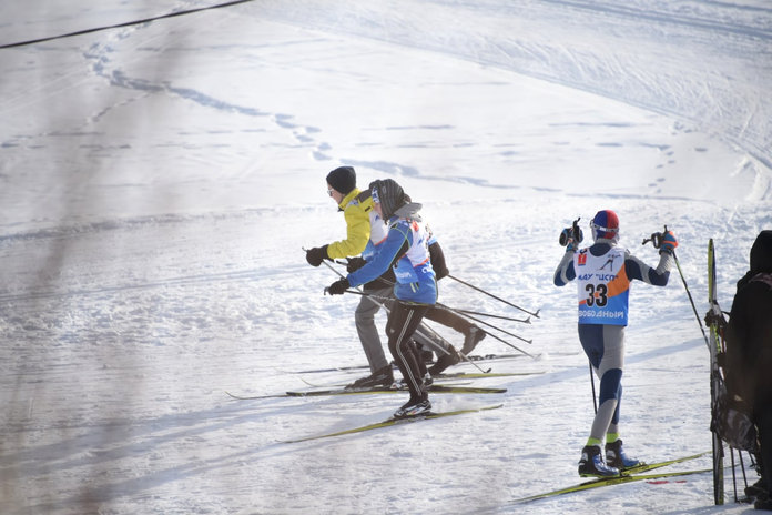 Юные лыжники из Свободного и села Новоивановка боролись за призы Деда Мороза в Новогодней гонке