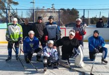 Юхтинский «Факел» победил две свободненские команды в хоккейном турнире на призы Деда Мороза