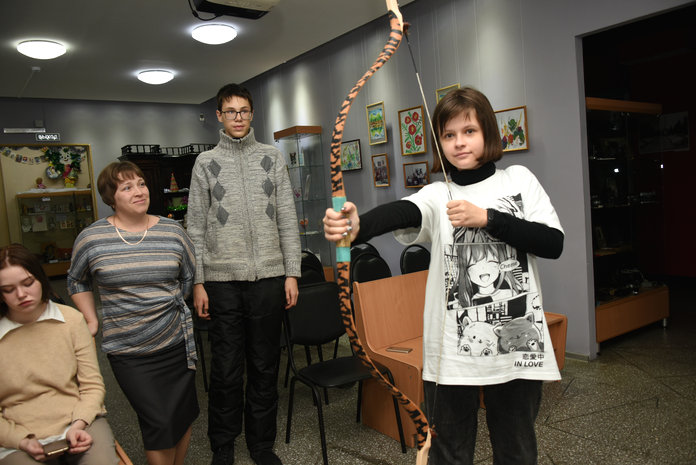 Натянуть тетиву маньчжурского лука попытались школьники на экскурсии в Свободненском музее