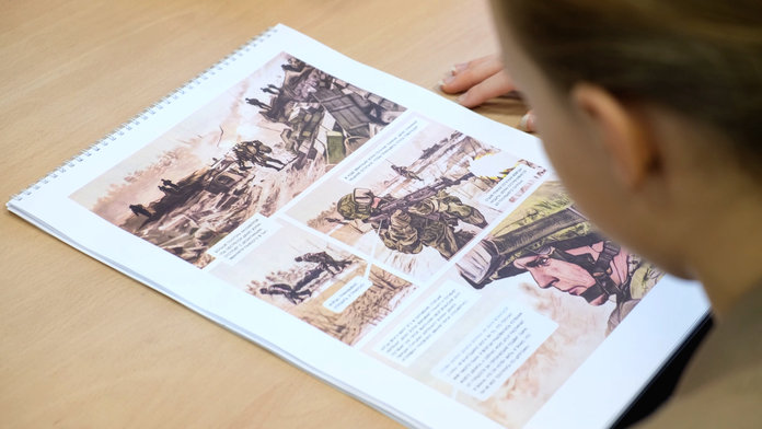 Школьники узнают из графической новеллы о подвиге героя СВО из Амурской области