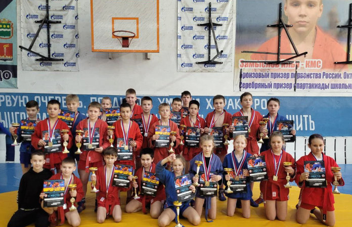 Турнир по борьбе самбо в Свободном посвятили памяти тренера Виктора Булканова