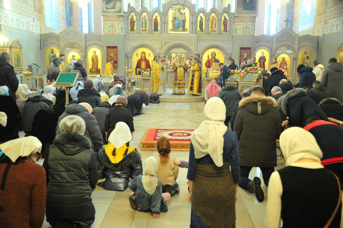 Архиепископ Лукиан возглавил литургию в честь годовщины открытия храма в Свободном