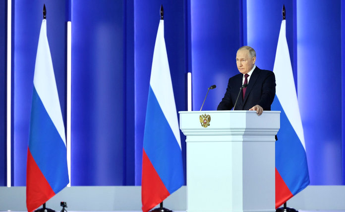Владимир Путин закончил послание Федеральному собранию фразой «правда за нами»