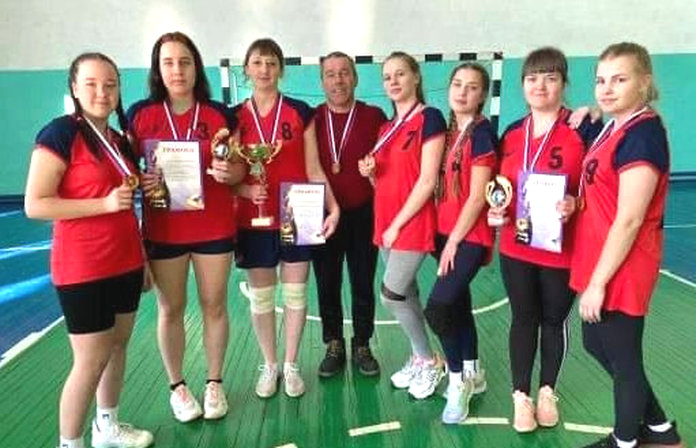 Лучшие в Свободненском районе волейболистки живут в Новгородке