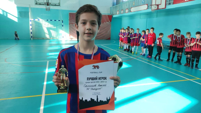 Лидером турнира по мини-футболу «Football cup» в Свободном стала команда «Метеор»