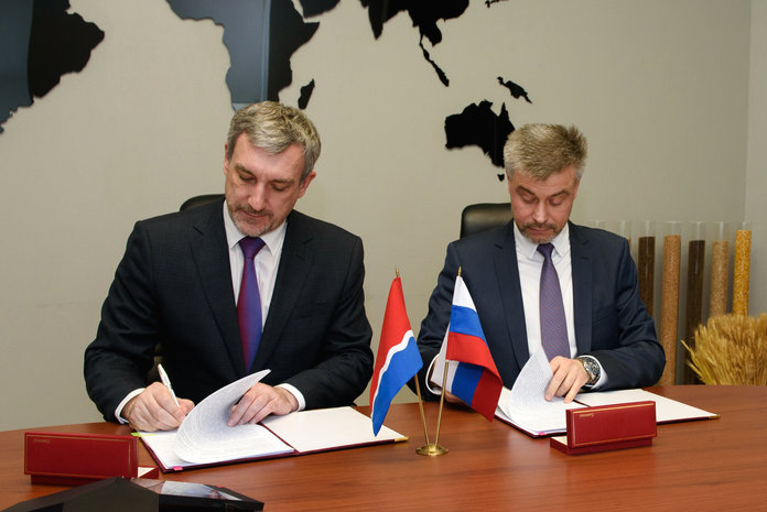 Два новых спортивных комплекса и четыре стадиона: Амурская область подписала соглашение с «Газпромом»