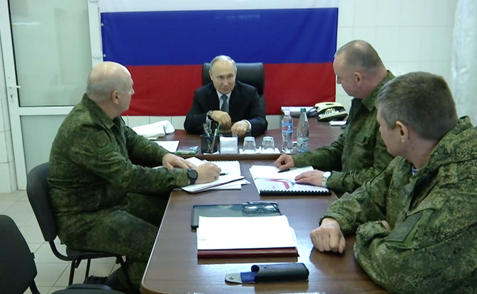 Владимир Путин посетил штаб группировки войск «Днепр» и штаб национальной гвардии «Восток»
