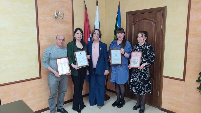 Награды от имени губернатора вручили сотрудникам администрации Свободненского района