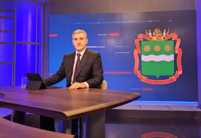 Губернатор Василий Орлов в прямом телеэфире ответил на вопросы амурчан и дал важные поручения