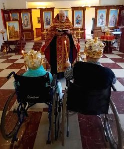 Венчание в инвалидных колясках стало первым после Великого поста в одном из храмов Благовещенска