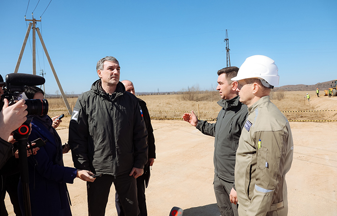 Губернатор Василий Орлов осмотрел стройплощадку Новобурейского путепровода над Транссибом