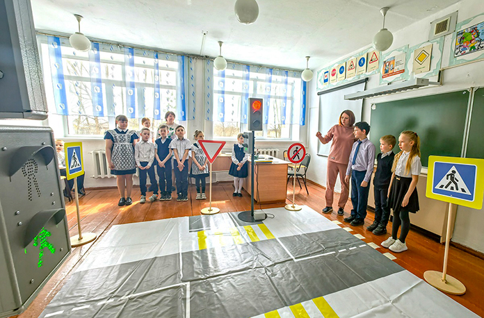 Кружки «Юный химик» и «ТехноДом» открылись в школе свободненского села при поддержке газовиков