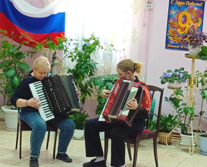 Жителей свободненского дома «Ветеран» поздравили с наступающим Днём Победы