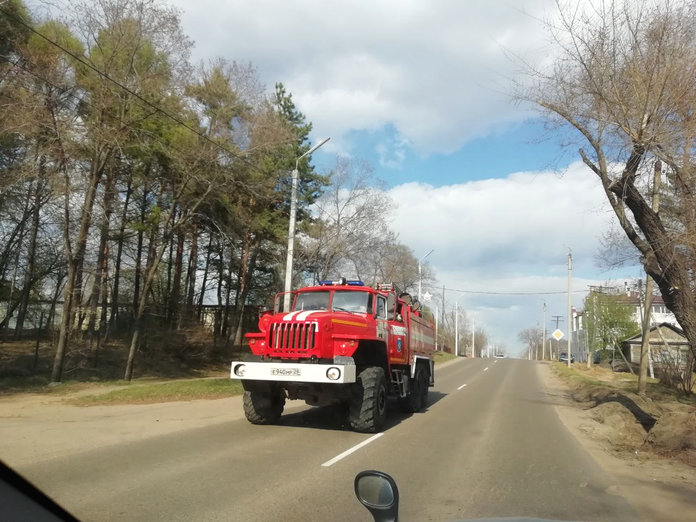 Трасса Свободный — Новоивановка перекрыта сотрудниками МЧС из-за лесного пожара
