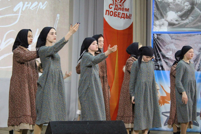 Жители Свободненского района подпевали артистам на концерте в честь Дня Победы