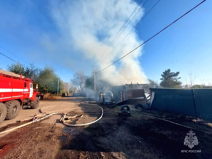 Два деревянных дома горели в Свободном 10 мая