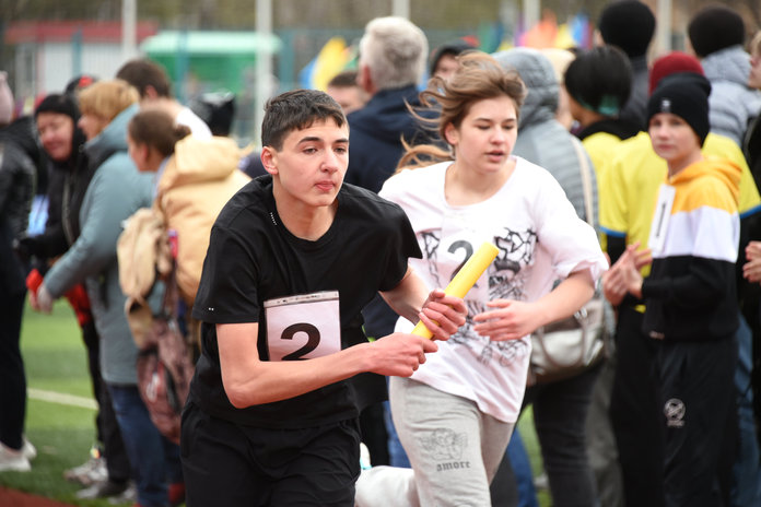 Участники майской эстафеты в Свободном рвались к победе под натиском ледяного ветра