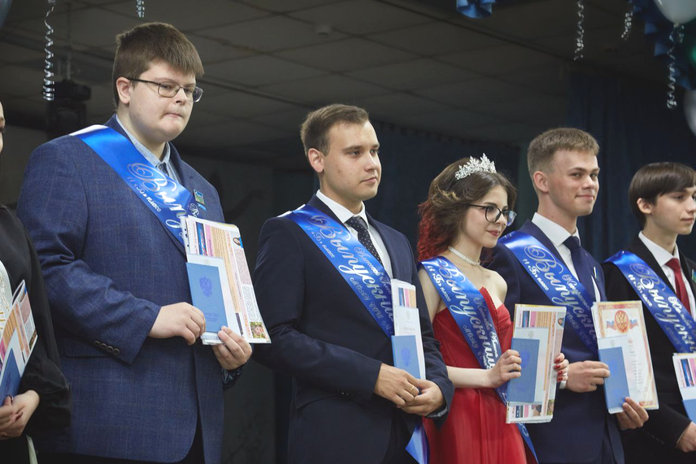 В числе выпускников свободненского «Газпром-класса» золотой медалист и трое круглых отличников